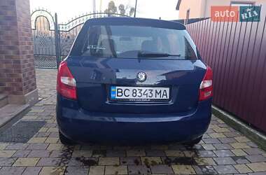 Хэтчбек Skoda Fabia 2012 в 