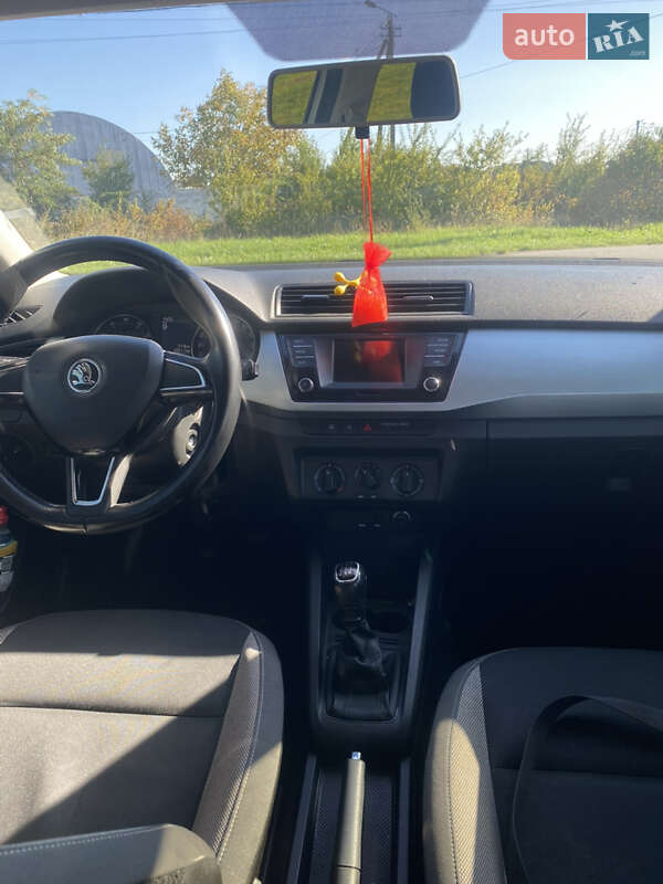 Хэтчбек Skoda Fabia 2016 в Ужгороде