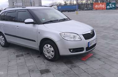 Універсал Skoda Fabia 2009 в Черкасах