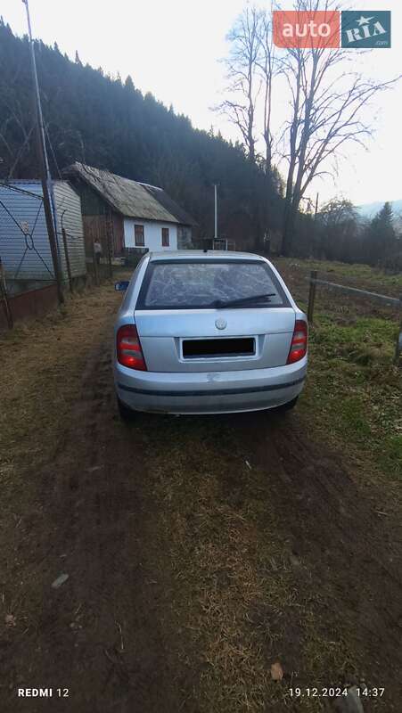 Хэтчбек Skoda Fabia 2000 в Сходнице