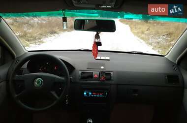 Седан Skoda Fabia 2002 в 