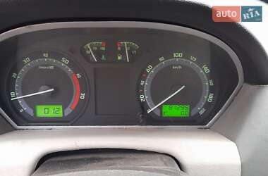 Седан Skoda Fabia 2004 в 