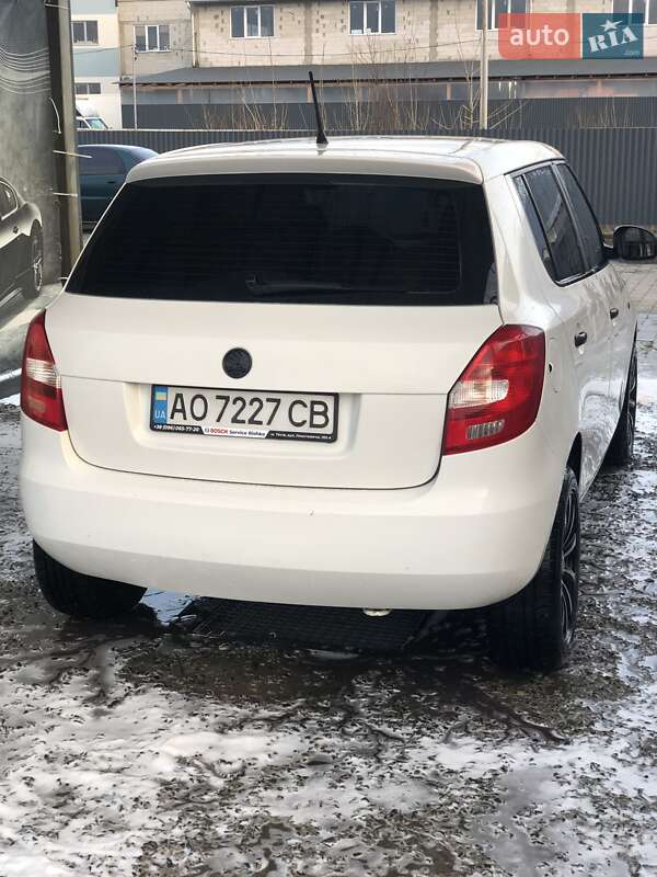 Хэтчбек Skoda Fabia 2012 в Тячеве