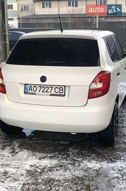 Хэтчбек Skoda Fabia 2012 в 