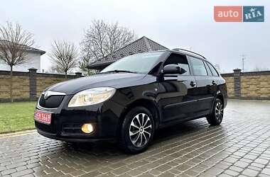 Універсал Skoda Fabia 2010 в Луцьку