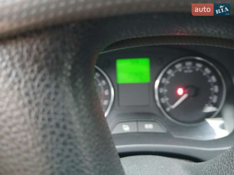 Универсал Skoda Fabia 2011 в Ромнах