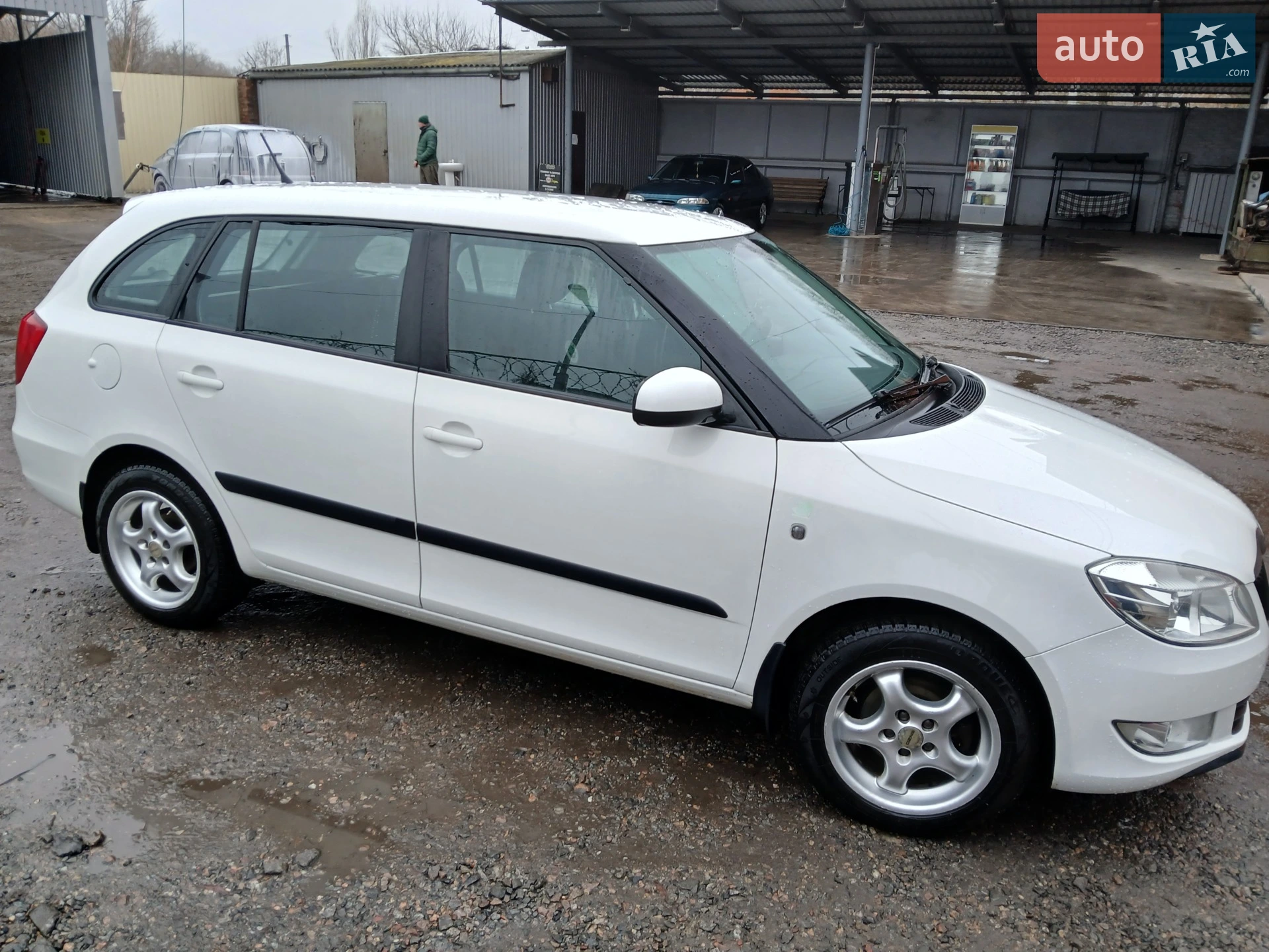 2011 Skoda Fabia - мініатюра 8