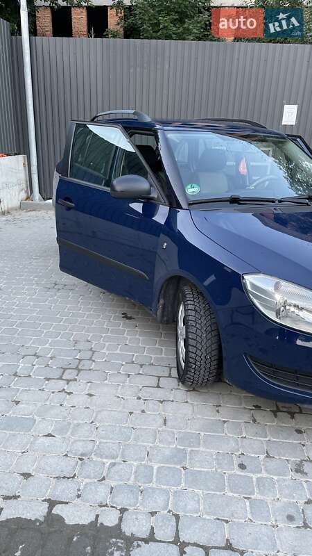 Хэтчбек Skoda Fabia 2010 в Львове