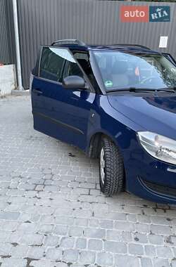 Хэтчбек Skoda Fabia 2010 в 