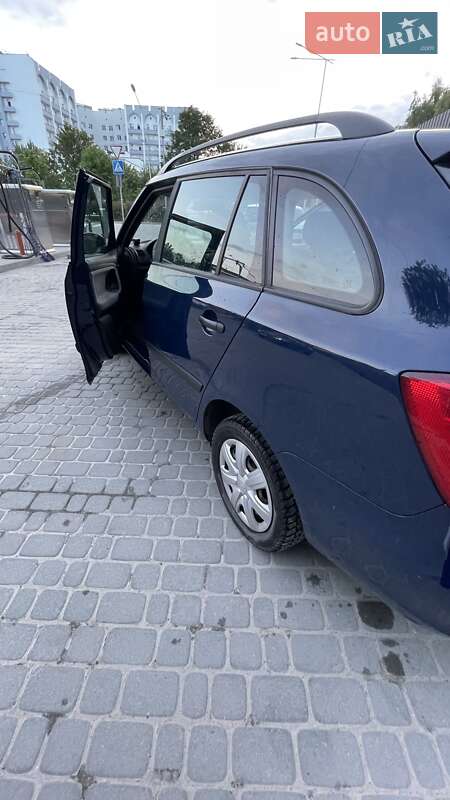 Хэтчбек Skoda Fabia 2010 в Львове