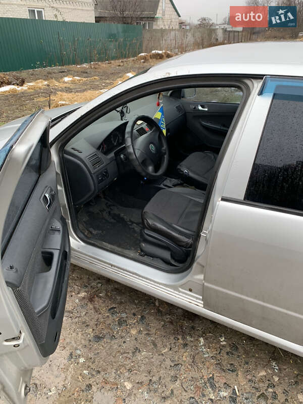 Хетчбек Skoda Fabia 2004 в Києві