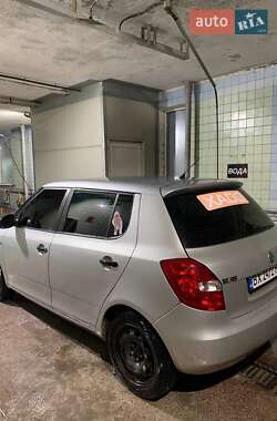 Хетчбек Skoda Fabia 2011 в Кам'янець-Подільському