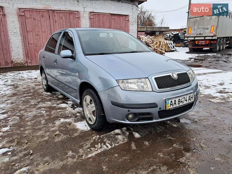 Седан Skoda Fabia 2006 в Бобровиці