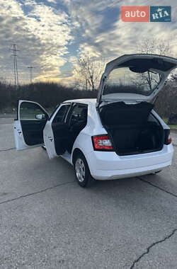 Хетчбек Skoda Fabia 2014 в 