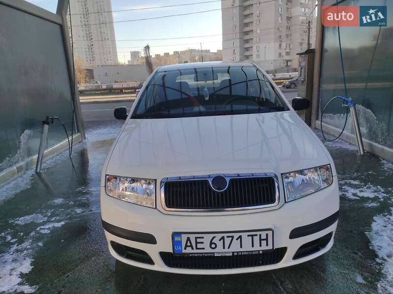 Хетчбек Skoda Fabia 2006 в Дніпрі