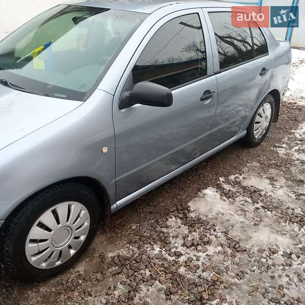 Седан Skoda Fabia 2002 в Липовці