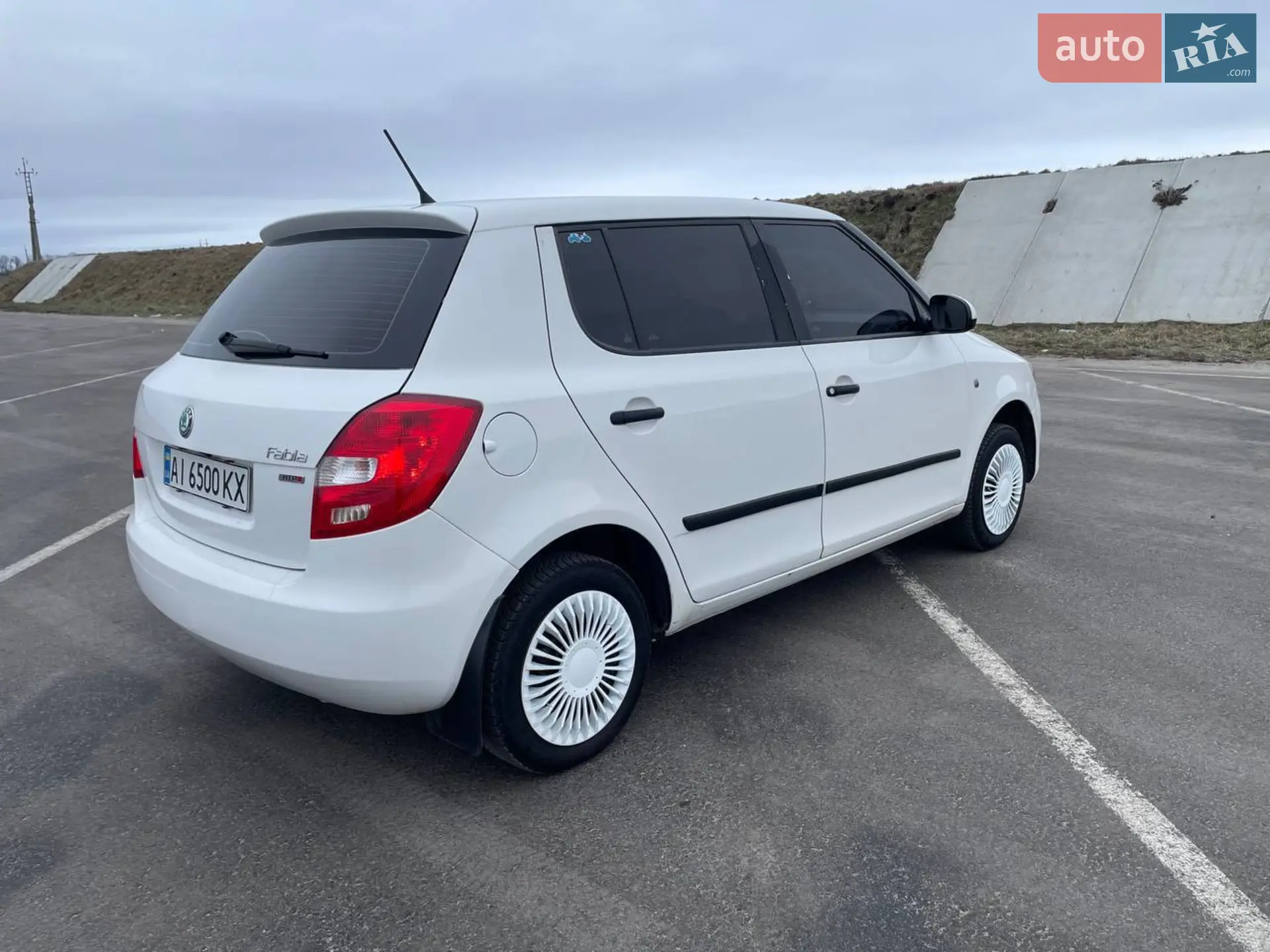2011 Skoda Fabia - мініатюра 3
