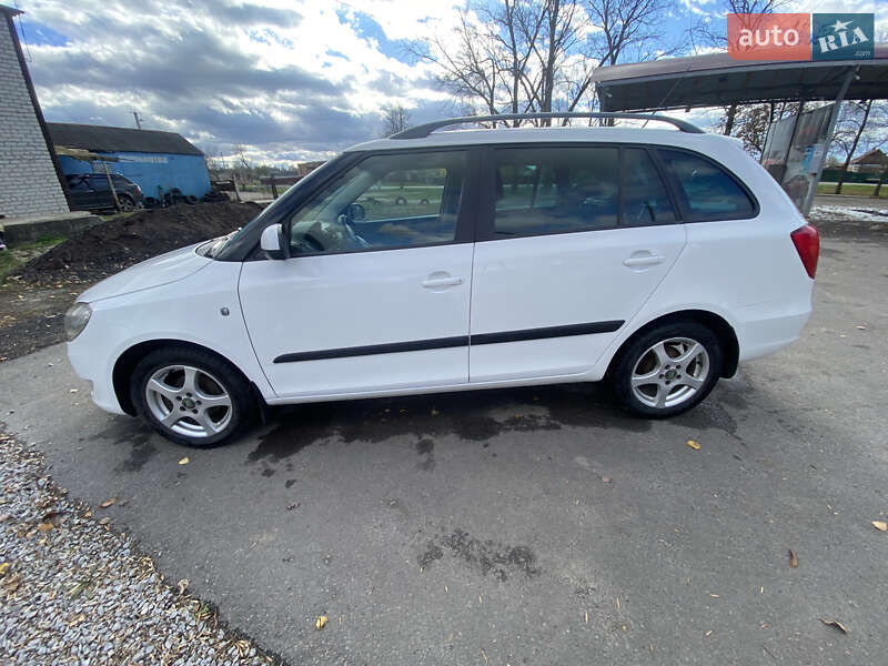 Универсал Skoda Fabia 2010 в 