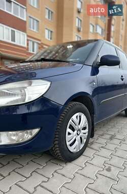 Хэтчбек Skoda Fabia 2012 в 