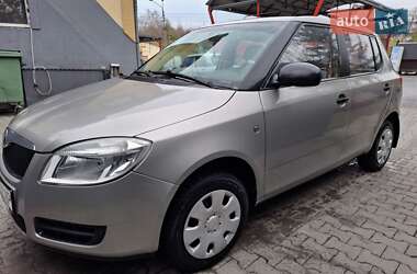 Хетчбек Skoda Fabia 2009 в Чернівцях