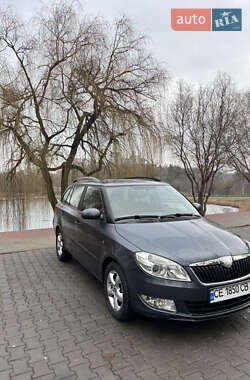 Універсал Skoda Fabia 2010 в Чернівцях