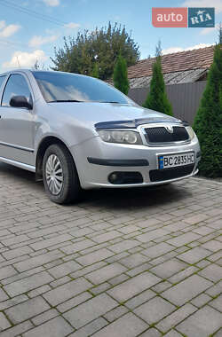 Хэтчбек Skoda Fabia 2006 в 