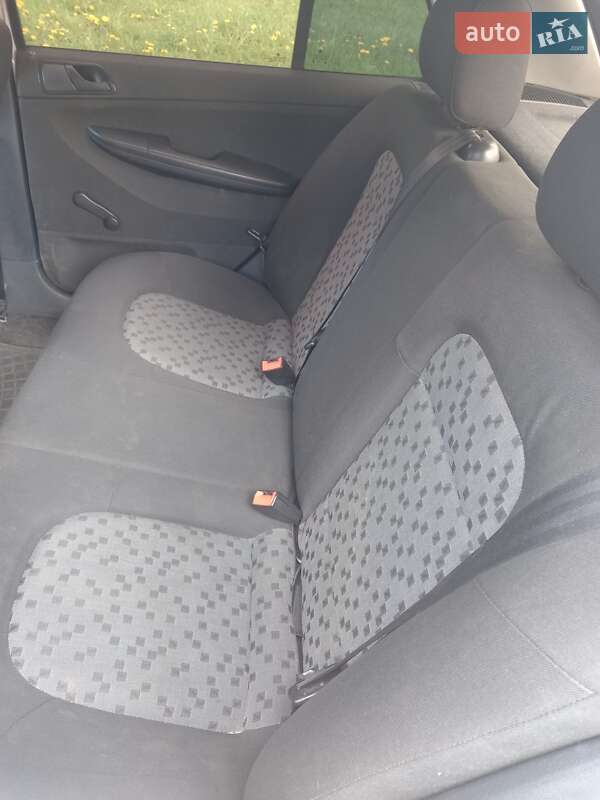 Хэтчбек Skoda Fabia 2007 в Луцке