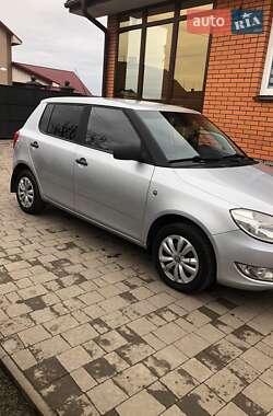 Хэтчбек Skoda Fabia 2010 в 