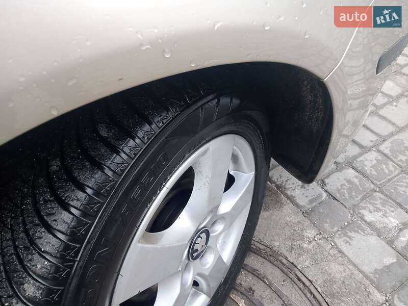 Седан Skoda Fabia 2005 в Тернополі