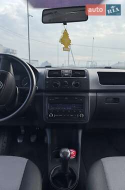 Хэтчбек Skoda Fabia 2010 в 
