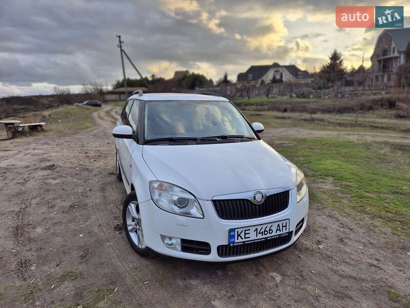 Універсал Skoda Fabia 2009 в Дніпрі