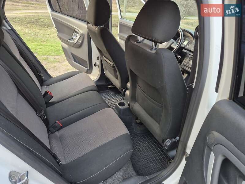 Універсал Skoda Fabia 2009 в Дніпрі