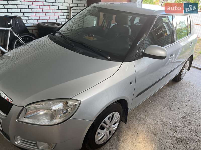 Хэтчбек Skoda Fabia 2008 в Золочеве