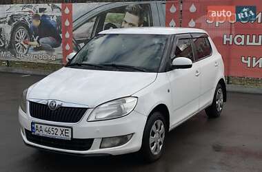 Хэтчбек Skoda Fabia 2012 в 