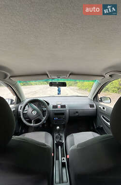 Хетчбек Skoda Fabia 2006 в 
