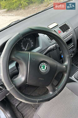 Хетчбек Skoda Fabia 2006 в 