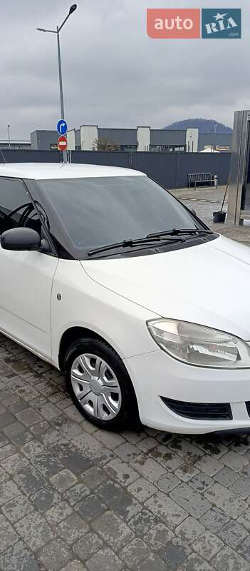 Хетчбек Skoda Fabia 2010 в 