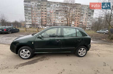 Хэтчбек Skoda Fabia 2002 в 