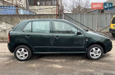 Хэтчбек Skoda Fabia 2002 в 