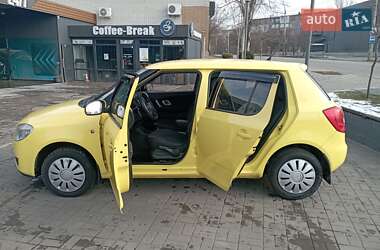 Хэтчбек Skoda Fabia 2008 в Запорожье