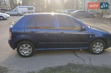Хэтчбек Skoda Fabia 2006 в 