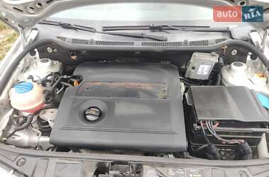 Седан Skoda Fabia 2004 в 