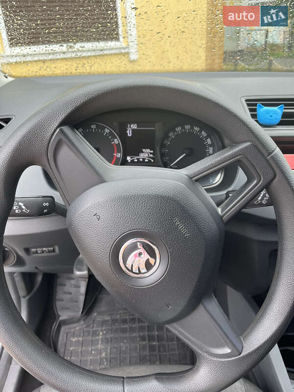 Хетчбек Skoda Fabia 2015 в Звенигородці