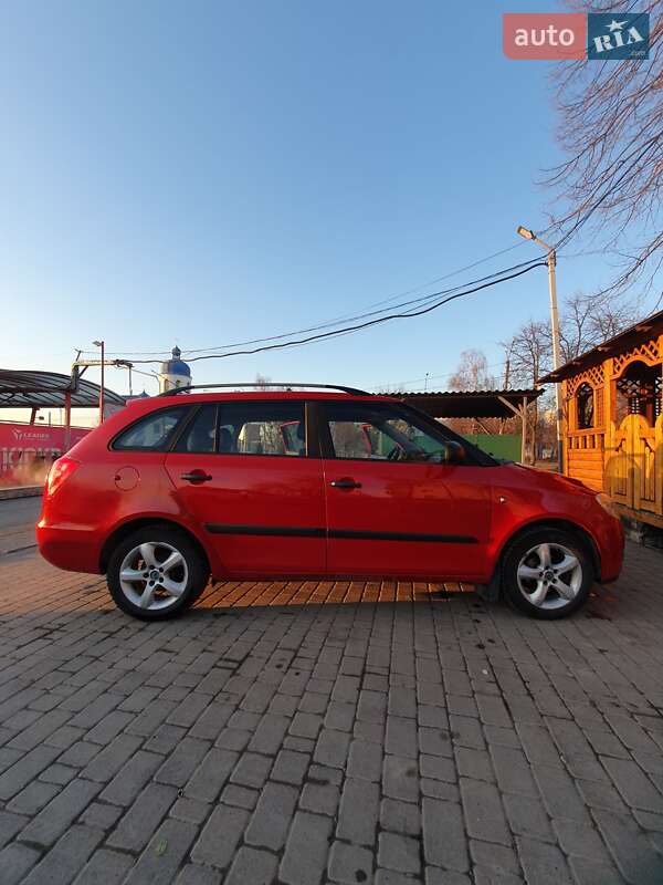 Універсал Skoda Fabia 2008 в Чернівцях