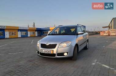 Універсал Skoda Fabia 2010 в Житомирі