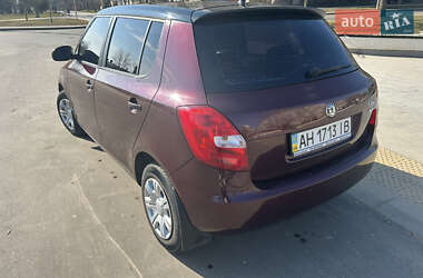 Хэтчбек Skoda Fabia 2012 в 