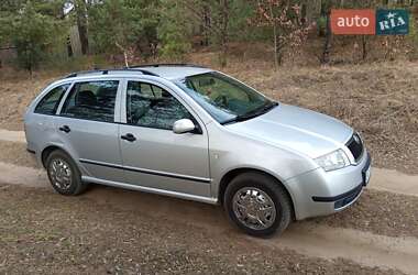 Универсал Skoda Fabia 2003 в Городке