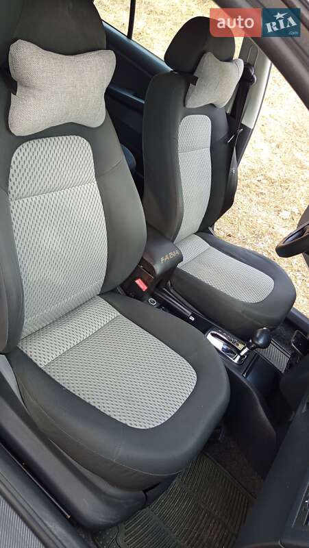 Универсал Skoda Fabia 2003 в Городке