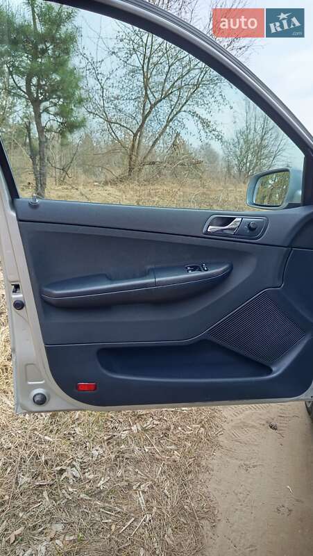 Универсал Skoda Fabia 2003 в Городке