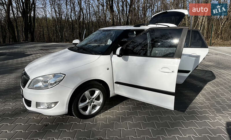Универсал Skoda Fabia 2012 в Обухове